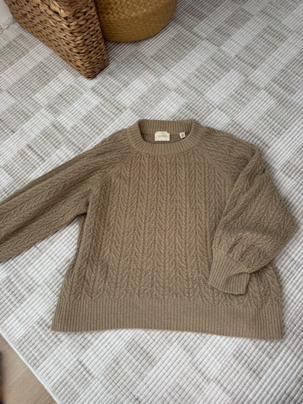 Doen Cable Knit sweater (read description)